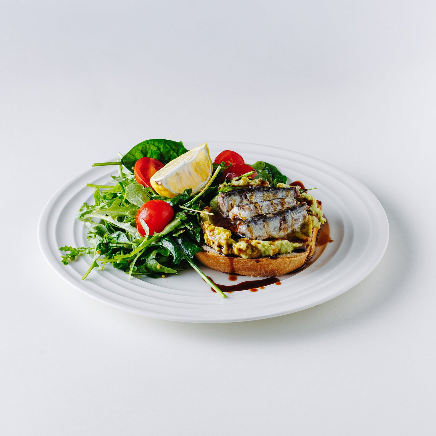 Sardine și Avocado